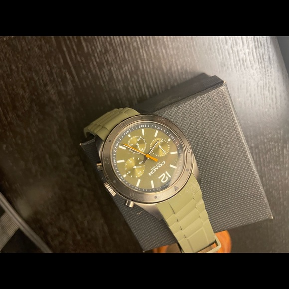 Mens olive Coach sports watch. - Picture 8 of 9